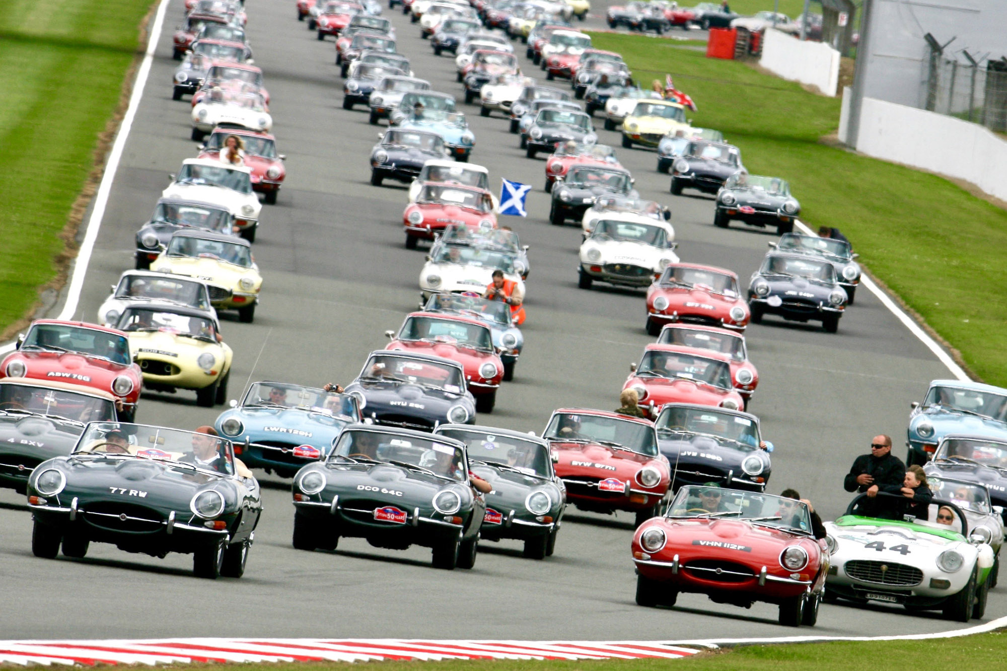 Silverstone Classic to host Jaguar E-type 60th anniversary race