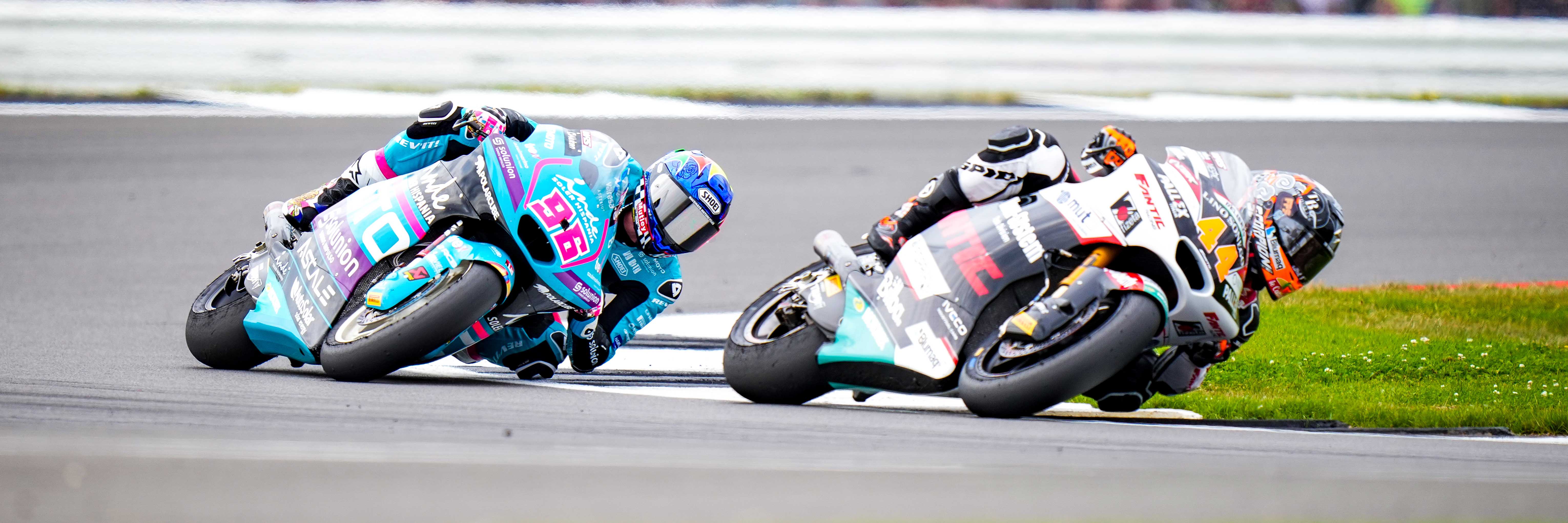 Jake Dixon battling Aron Canet for the Moto2 British Grand Prix win