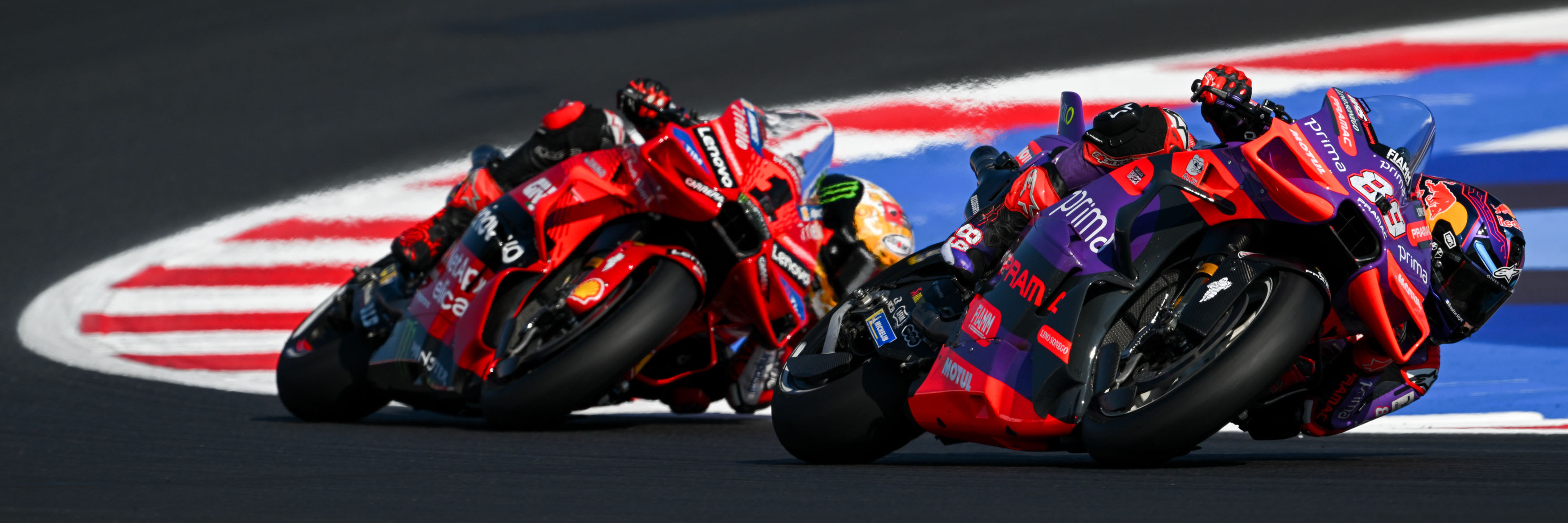 Jorge Martin leading Francesco Bagnaia