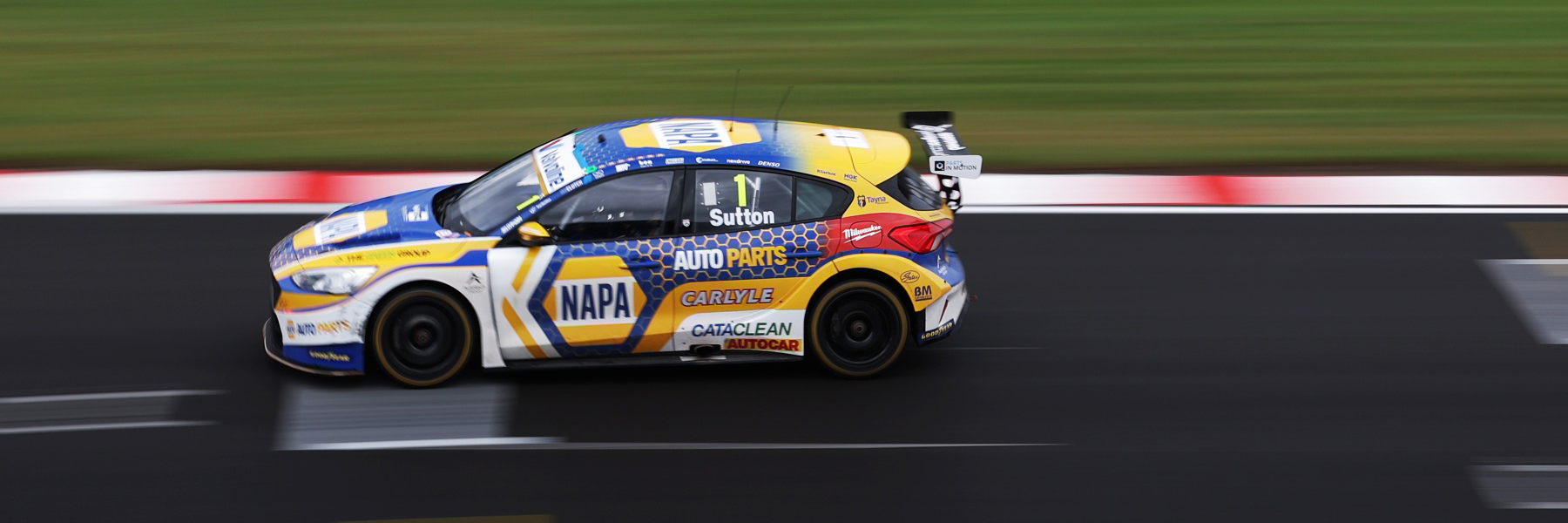 Ash Sutton racing in 2024 BTCC at Donington Park