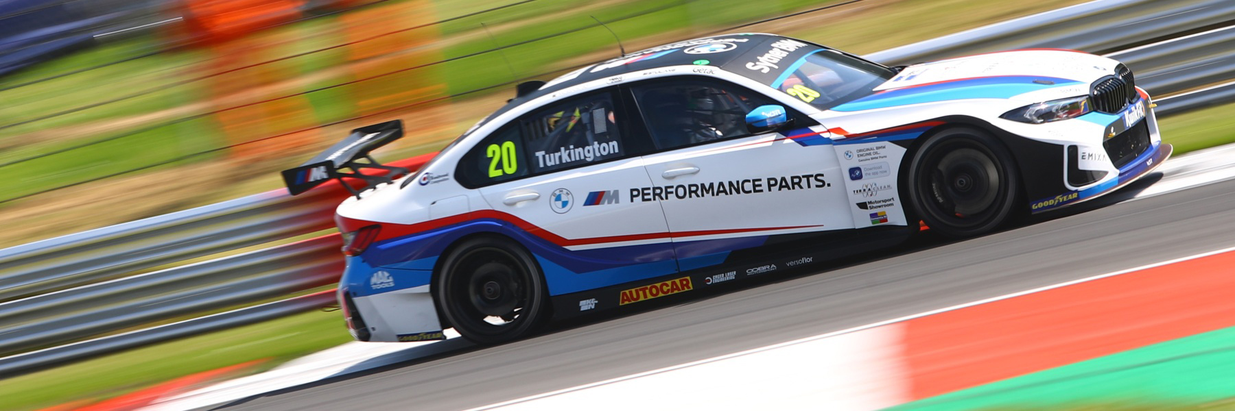 Colin Turkington leading the BTCC 2024 race at Brands Hatch Indy