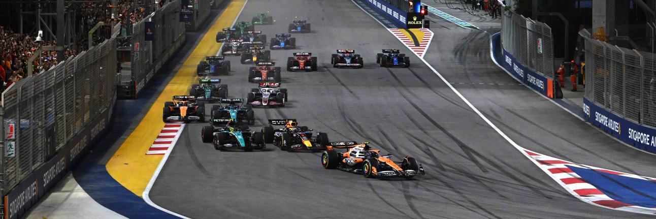 Lando Norris leading the start of the Singapore Grand Prix