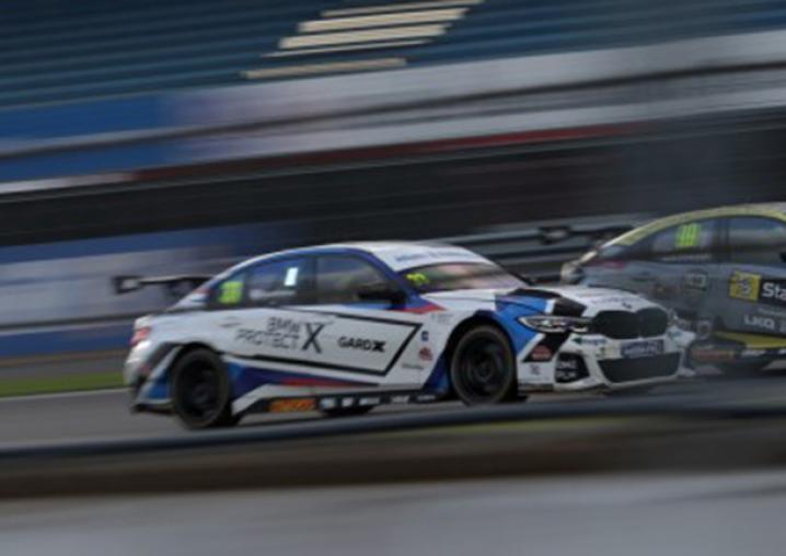 BMW and Honda go head to head at BTCC Silverstone